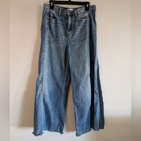Cello Blue Jeans Wide Leg Women's Size 11 100% Cotton Raw Hem Bohemian - Picture 1 of 10